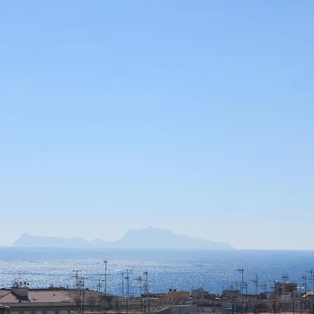 Apartamento Bonbonniere In Chiaia District *